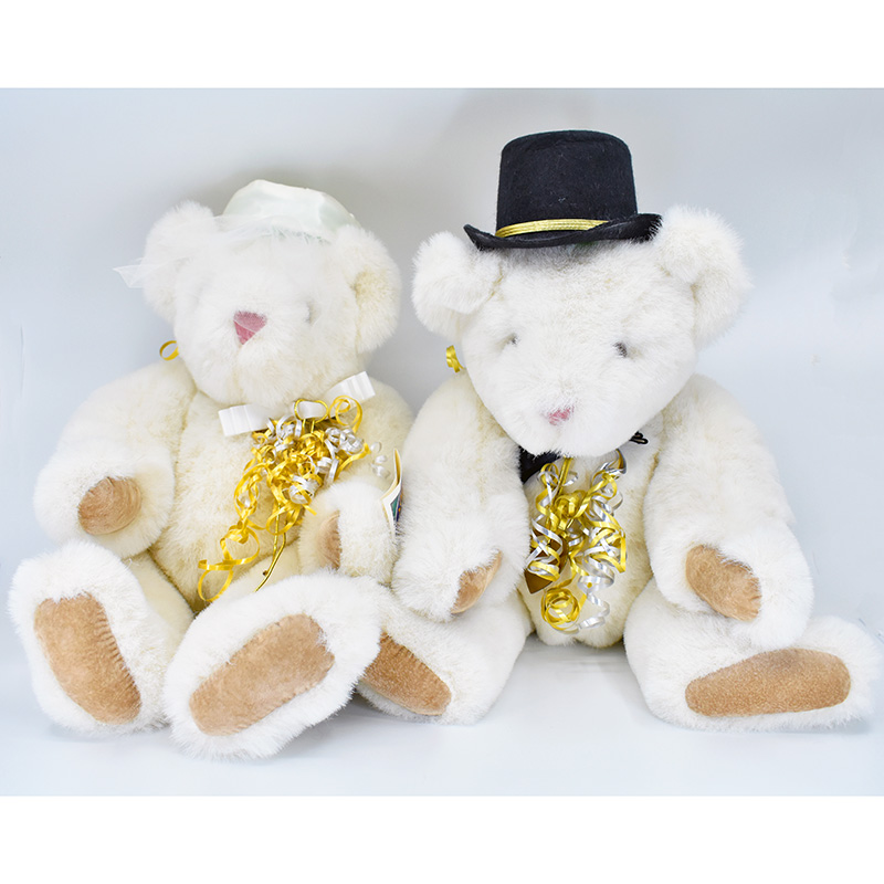 bride and groom teddy bears